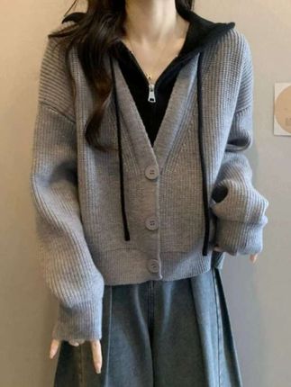 假两件针织衫,秋冬设计感慵懒高级感连帽短款灰色毛衣开衫#时髦穿搭 #高级感穿搭 #针织衫 #谁穿谁漂亮