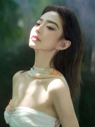 #张予曦毕雯珺好权威两张脸 #张予曦毕雯珺真拍了红裙抱 #张予曦 #毕雯珺 #深情眼