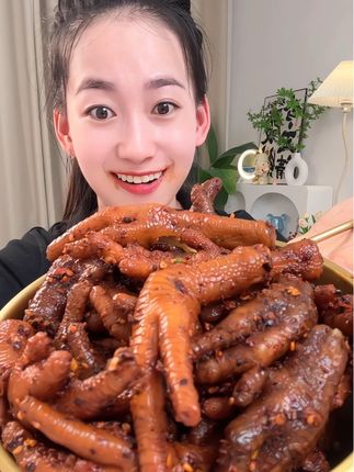 #鸡爪 #太好吃了 #零食推荐 #吃货必备 #无辣不欢美食