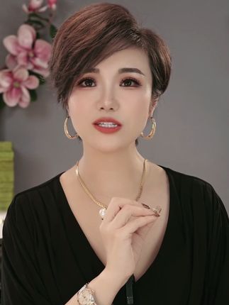 锆石大耳圈~时髦精必备#美出高级感 #高级感穿搭 #时尚饰品 #耳饰 #首饰分享