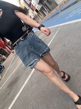 人生不谈满分,但求满足。生面不谈富贵,但求平安,不谈从前种种,不说如果当初,只希望越来越好,一定会越来越好。#夏季新款 #穿搭 #显瘦显高显腿长
