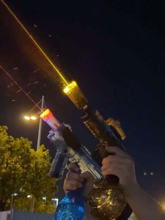 这个夏天有这个,快乐加倍#电动水枪