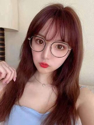 家人们谁懂!蓝光伤害太可怕😵💫 长时间看电子屏幕,眼睛酸涩疲惫?蓝光还可能加速眼部衰老🤕别担心!2025年爆款蜜茶色眼镜来救你啦😍。它时尚百搭,能轻松适配各种穿搭。更重要的是,具有防蓝光功能,有效隔绝蓝光,保护你的双眼👀 还不赶紧入手! #蜜茶色眼镜 #2025爆款 #时尚百搭 #防蓝光眼镜 #高颜值眼镜