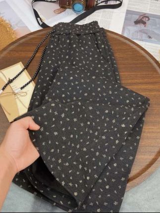 2025秋冬加厚原创款碎花裤 洋气百搭减龄显瘦休闲窄版直筒裤#百搭#穿搭#直筒裤#碎花裤#休闲裤