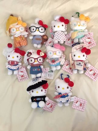 2025年10月13日 我拥有了出现在我的收藏里面的Kitty玩偶挂件#hellokitty #挂件 #也太可爱了吧 #玩偶 #少女心