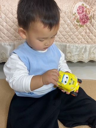 欧孕针织小马甲,穿了不让脱,柔软亲肤,品质也好,男女宝的款都有#高品质童装 #萌娃穿搭 #宝宝好物 #欧孕