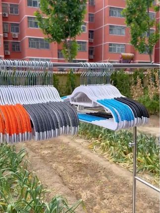 无痕衣架,凉挂衣服再也不会滑落下来了