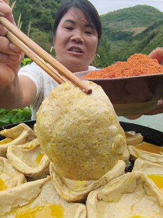#还是小时候的味道 正宗大方六龙手撕豆腐干,配送辣椒面