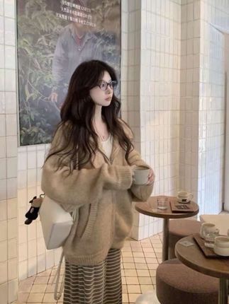 松弛感卡其色连帽毛衣外套#今日穿搭 #高级感穿搭 #女装 #御姐风穿搭 #韩式穿搭