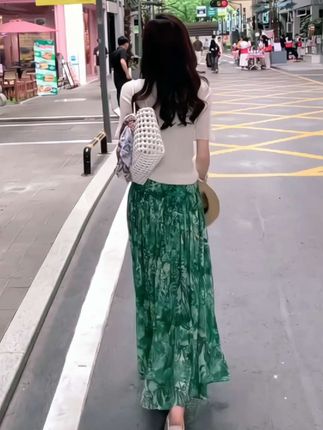 夏季流行穿搭一整套女2025新款韩版短袖T恤高腰碎花半身裙两件套#优雅气质 #清凉一夏 #裙子 #这也太好看了 #套装