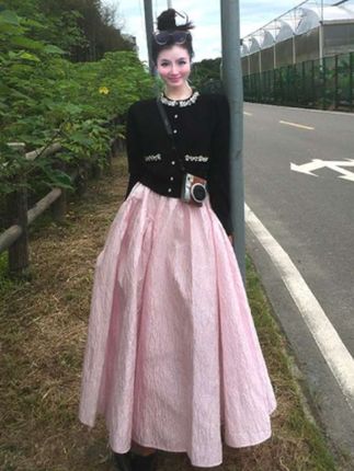 少女风穿搭小香风重工镶钻针织开衫秋季粉色大摆长裙套装#温柔风穿搭 #甜美穿搭 #精致穿搭 #穿搭ootd #谁穿谁好看