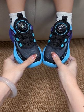 刷到别犹豫!真不敢相信才这个价,品质嘎嘎好~款式潮酷百搭,上脚轻便舒适,关键还是品牌的,妈妈们放心入~#高品质时尚童鞋 #童鞋 #便宜又好穿 #童鞋好物推荐