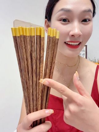 中秋国庆赶紧添碗添筷添福气!!家里人气满满!!筷子提前安排上!#筷子 #木筷子 #木筷子多久换一次 #餐具 #鸡翅木筷子