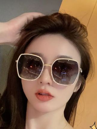 太阳镜女防晒墨镜高级感防紫外线开车专用网红潮流韩版遮阳镜#墨镜#太阳镜#时尚墨镜#时尚太阳镜#墨镜一戴谁也不爱