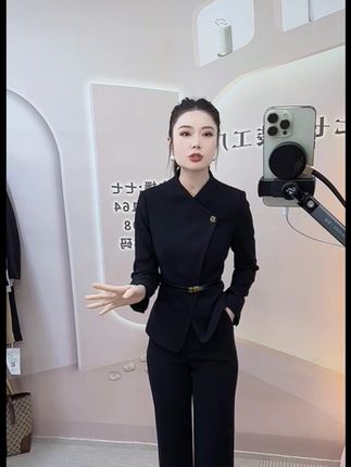#好物推荐🔥 【两件套】【送腰带】【有里布】套装女2025新款收腰高端职业套装#气质穿搭 #谁穿谁好看 #面料柔软舒适 #显瘦穿搭