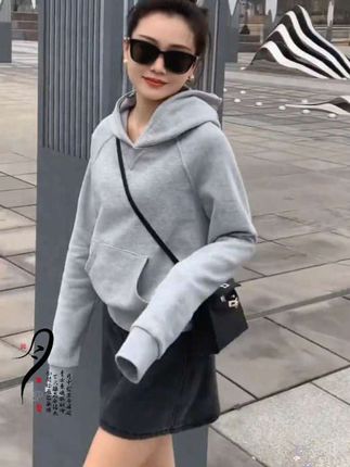 #卫衣 #连帽上衣 #显瘦穿搭 #洋气减龄 #日常穿搭分享