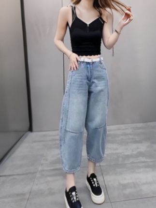 #休闲裤 #简约大气 #牛仔穿搭 #百搭显瘦 #显瘦牛仔裤 @巨量千川