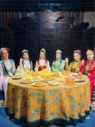 女人最漂亮的不是脸,而是她自信时散发的光芒。 (吾吉导演)