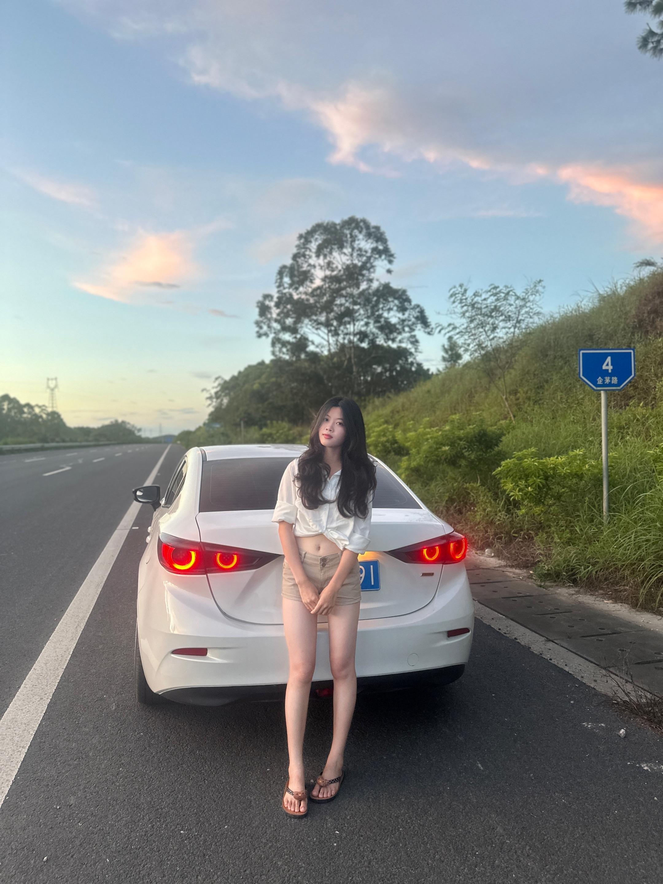 如果女人 总是等到夜深#马自达 #尾灯 #大玩具