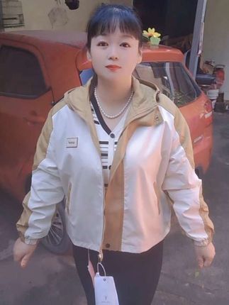 “曾经以为的永远,原来只是短暂的瞬间,像烟花一样绚烂多彩,却也像烟花一样短暂…”#早秋穿搭#显瘦穿搭#穿搭vlog