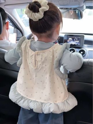 这辈子你或许会后悔很多事情 但唯独不会后悔的就是生下了孩子 因为她那么可爱 一定会治愈你的所有的不愉快.#我的女孩一不小心就长大了#骗你生女儿系列 #女童穿搭 #陪你长大