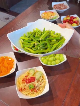 #四角碗 #陶瓷餐具 #陶瓷碗 #网红陶瓷餐具 这个价格到手六个#四角盘 也太高级了,加高加深的方便实用容量大