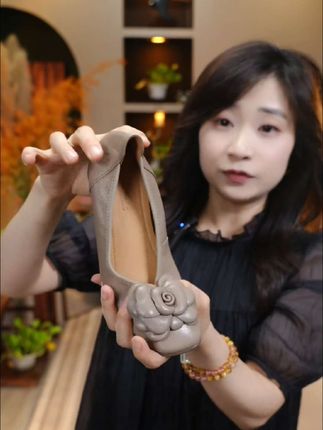 重工花朵鞋,柔软舒适修脚型~#优雅气质 #时尚美鞋 #哎呦喂你鞋真好看