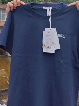 这件寺木短袖T恤质感超棒,颜色经典又百搭,夏日必备!👕#寺木短袖T恤 #清凉一夏