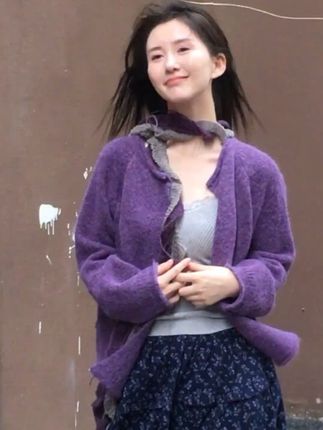边清零 边拥有 要有所失 才有所悟#韩系穿搭 #张予曦毕雯珺真拍了红裙抱 #毕雯珺 #张予曦 #赵露思