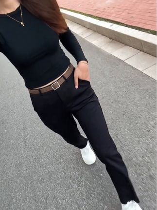 人民日报里是这样写婚姻的:“结婚不是拖垮彼此,而是生活中给对方鼓励,遇事情能有个人商量,在生活累的时候,彼此安慰,彼此治愈。”婚姻这条路我还是比较信那句:最后我们都在跟一个人的人品过日子,你要嫁的是人品、责任、担当和细节!是外面能直腰撑天下,家里能弯腰下厨,事事有回应件件有着落。而不是死要面子不顾及你感受的人,婚姻就是你懂我的付出,我知你的不易,结婚不是目的,幸福才是终点。#穿搭 #烟管裤穿搭 #显瘦裤子 #休闲裤 #休闲百搭
