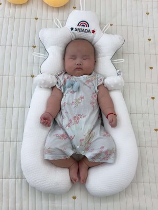 家里有#落地醒,的宝宝可以安排这个#安抚定型枕,左右抱枕贴合着宝宝,给足宝宝安全感,防惊跳,正反两面都可用,宝宝睡的可香了#宝宝好物推荐#哄娃神器