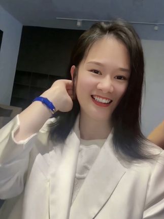 元元厉害了,有好多姐妹都在问,婆婆每天熬夜照顾儿媳妇元元,皮肤还那么好,一点都不像五十多岁的婆婆,是婆婆一直在坚持早晚使用这款眼霜,真的很好用,推荐婆婆自用款眼霜#护肤 #爱美是女人的天性 #好皮肤养出来 #植贝维a醇逆龄抗皱眼霜