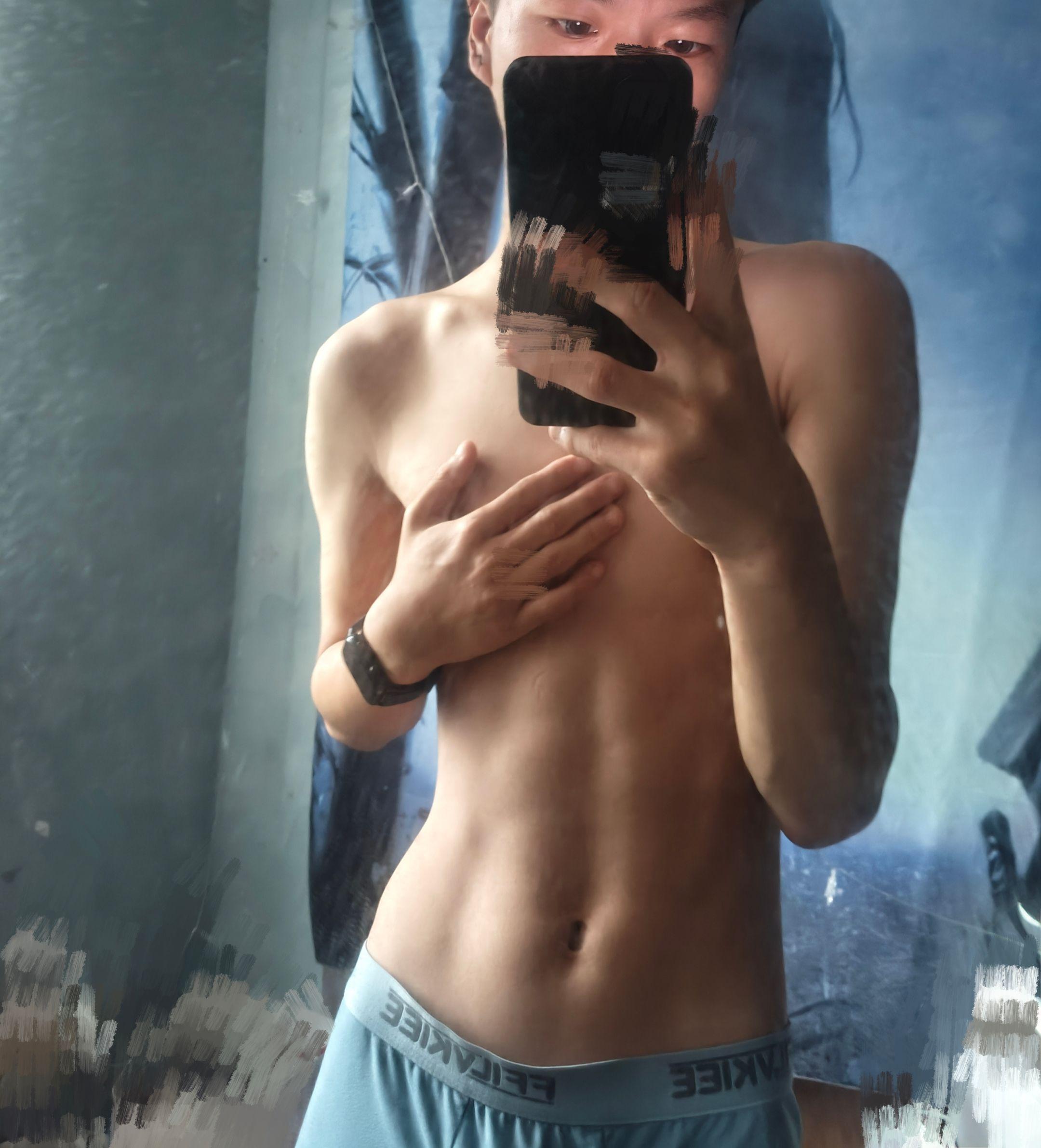 冬天只能裹紧被子温暖自己了#健身 #禁欲系 #增肌 #TOP#腰