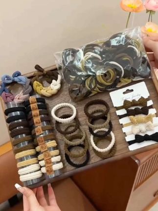 新店开业,这份137根超值装头绳发圈组合必须拿下!满满一大包涵盖蝴蝶结、简约款、亮色发绳等多种款式,扎高马尾、低丸子头都合适。高弹力材质不扯头发,颜值与实用性并存,日常换着用一个月不重样。#发圈 #头绳 #发绳 #发饰 #高弹力头绳 @抖音小助手