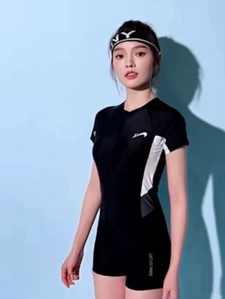 新款泳衣女保守高级感连体平角游泳馆专用泡温泉海边度假泳装#泳衣推荐显瘦遮肉