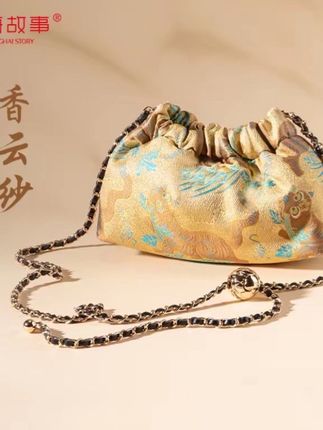 上海故事桑蚕丝香云纱新中式国风云朵包包配旗袍送长辈妈妈礼物#包包推荐 #奢侈品 #包包穿搭 #挎包 #高档包包真皮