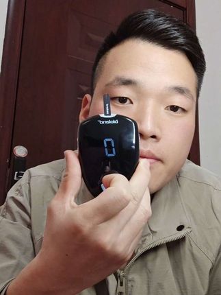 这款爱奥乐血糖仪一直很稳啊#血糖仪 #爱奥乐血糖仪 #扎手指测血糖