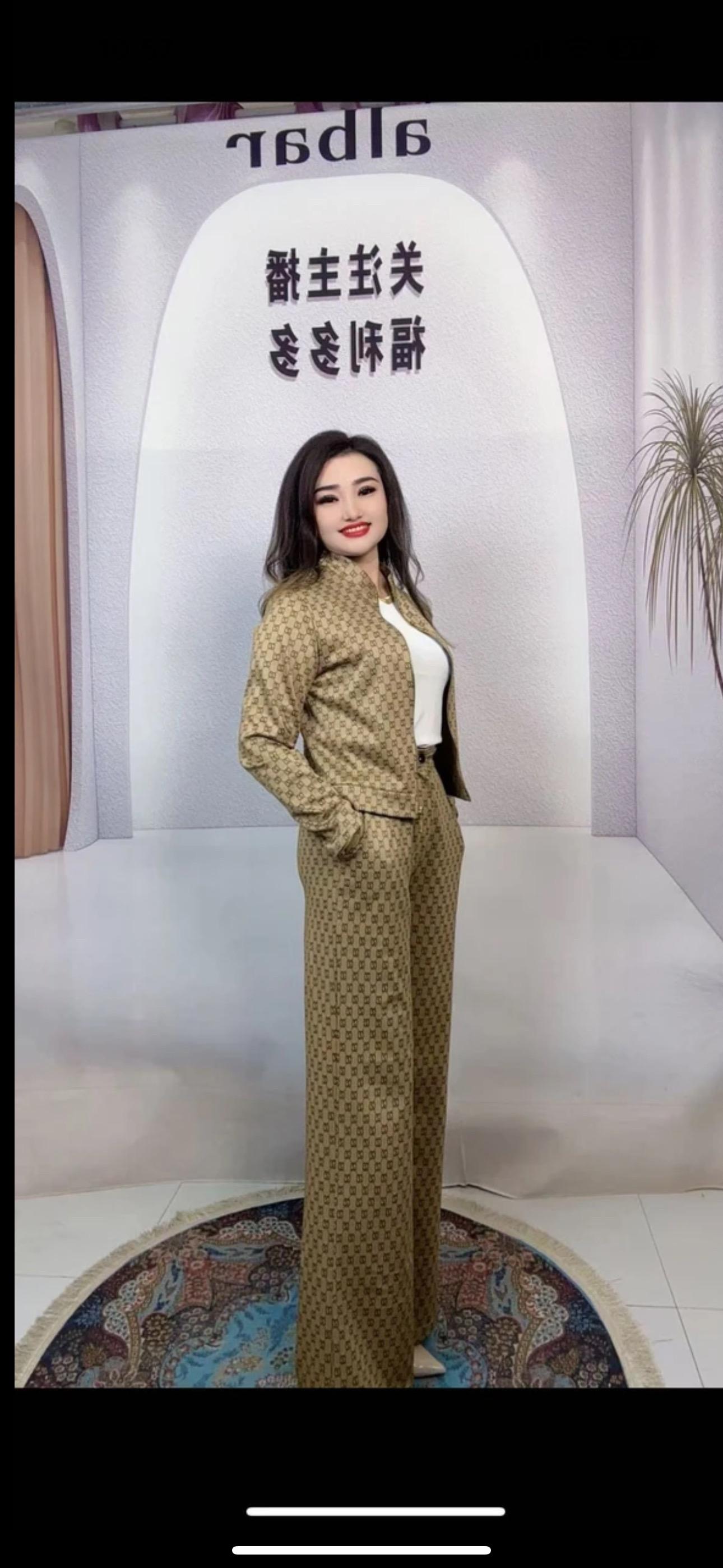 #上热门话题🔥🔥🔥 #上热门🔥 套装超级好看👍🏻👍🏻