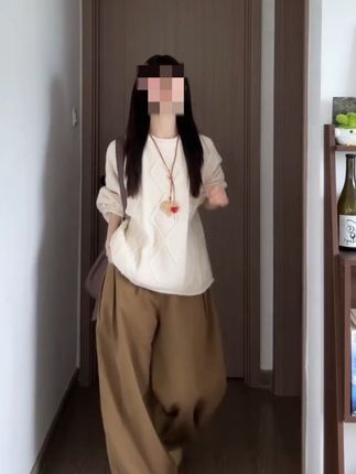 #秋天变时髦就从韩系穿搭开始 #这个秋天被琥珀系治愈了 #早秋焦糖色氛围感穿搭 #我是又甜又酷的流光系少女 #慵懒风穿搭