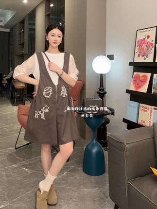 孕期真的爱穿背带裤!🤰 #孕妇装 #孕期穿搭 #夏日穿搭 #显瘦连衣裙 #孕妇穿搭日常