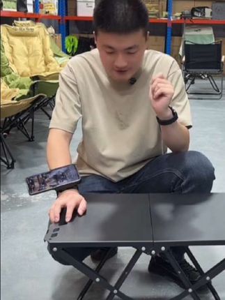 户外露营战术桌便携速开轻量化对折折叠桌IGT多功能碳钢烧烤桌子 #桌子#折叠桌#露营装备#热门@DOU+小助手