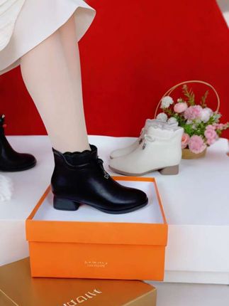 #出片穿搭记录国庆高光时刻 秋冬加绒拉链妈妈鞋#谁穿都好看 #上脚舒适不累脚 #脚宽脚胖都可以 #软底软面穿上超舒服