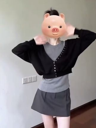 v领时尚个性设计感上衣套装#好身材好气质 #学院风穿搭 #新衣服可以治愈各种不开心 #甜系女孩 #青春活力