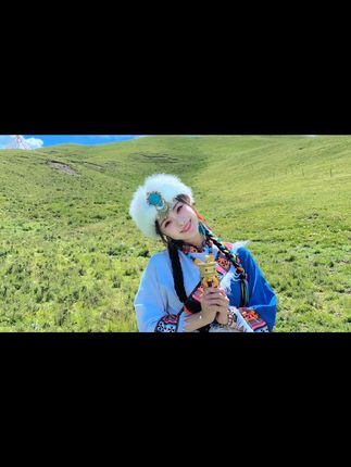“我出不了神山,你带朵格桑花走吧” #草原自由 #转场 #旅行 #民族风
