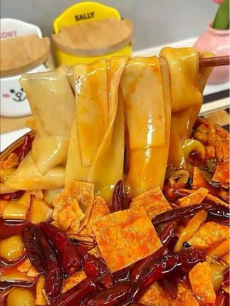 #无辣不欢 的一定要挑战一下 这个爆辣螺蛳面 #太好吃了 #灵魂宵夜 #速食美食