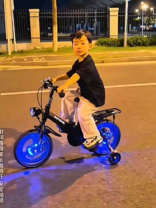 #儿童自行车 #自行车技巧 #骑行生活 #童车 #酷车