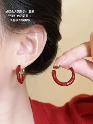 好适合方圆脸的小耳圈,上耳真的好看又显白#时尚饰品 #耳饰品高级感耳扣 #简约耳钉轻奢小众高级感 #耳饰品 #气质百搭