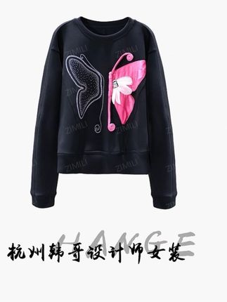 #我要上热门 【韩哥女装】2025秋冬新品《蝴蝶》黑色立体蝴蝶刺绣圆领卫衣#穿搭分享 #显瘦遮肉 #谁穿谁好看系列 #舒适百搭 @DOU+小助手 @DOU+上热门