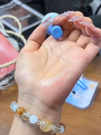 #儿童润唇膏 #滋润保湿 秋冬孩子爱撕嘴皮子的,润 唇膏赶紧备起来#宝妈推荐#母婴好物