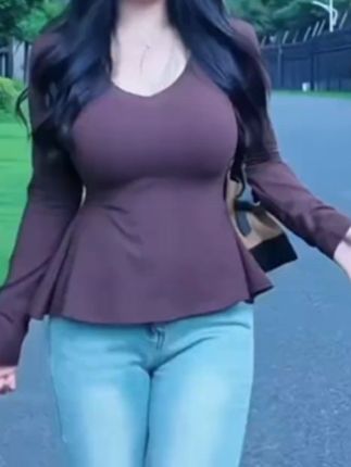 早秋辣妹长袖长款荷叶边下摆V领T恤收腰显瘦修身百搭款+常规长袖#早秋穿搭 #长袖t恤 #修身显瘦 #百搭上衣 #穿出高级感